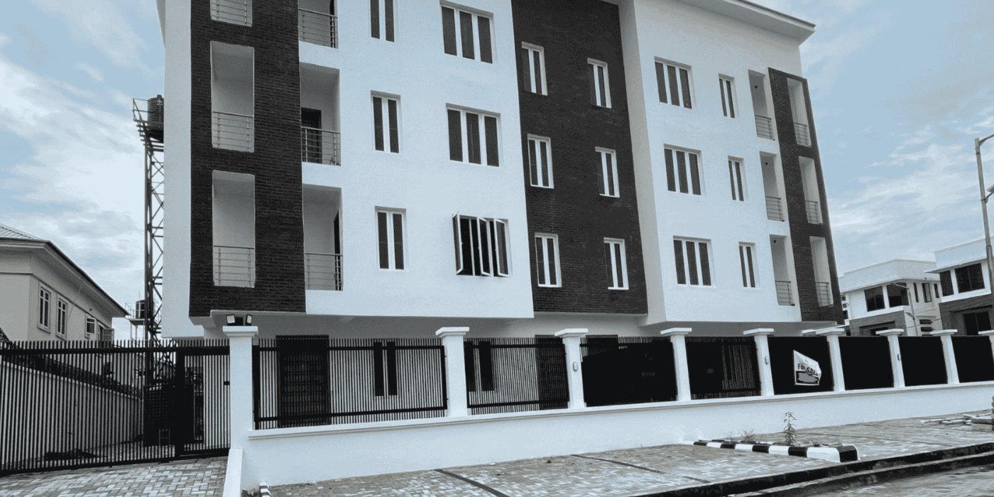 Luxurious 4-Bedroom Maisonette with Study in Lekki Phase 1